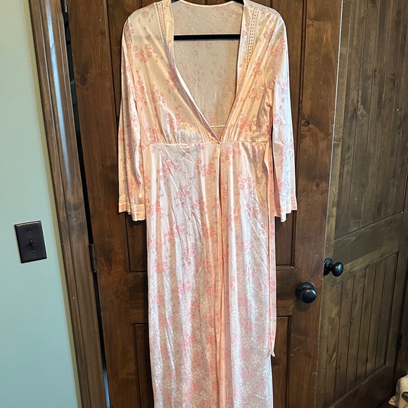 Komar Other - Komar Kids Pink Floral Satin Maxi Robe with Cream Accents